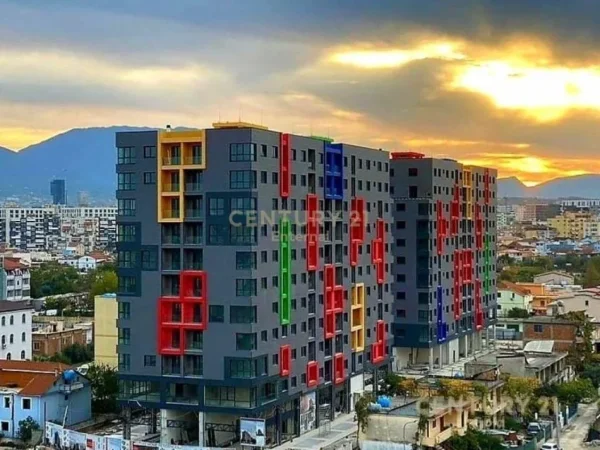 Tirane, shitet apartament 3+1 Kati 9, 142 m² 320.000 € 