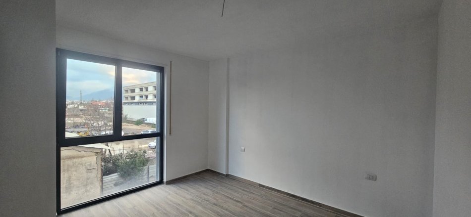 Tirane, shitet apartament 1+1+Ballkon Kati 1, 65 m² 120.000 € (Tirana Entry)