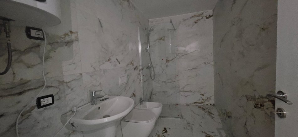 Tirane, shitet apartament 1+1+Ballkon Kati 1, 65 m² 120.000 € (Tirana Entry)