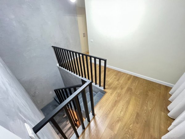 Tirane, jepet me qera apartament 2+1 Kati 7, 