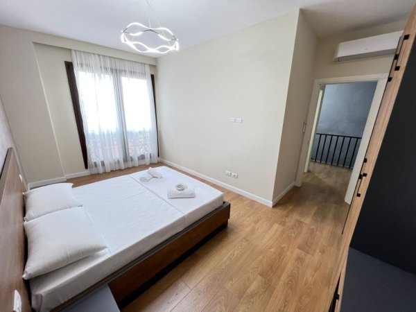 Tirane, jepet me qera apartament 2+1 Kati 7, 