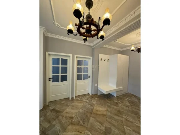 Tirane, jepet me qera apartament 2+1 Kati 4, 75 m² 850 € 