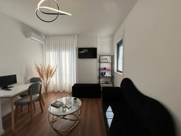 Tirane, jepet me qera apartament 1+1+Ballkon Kati 4, 57 m² 650 € (Karl Gega)