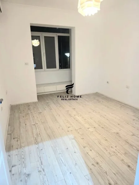 Tirane, jepet me qera zyre Kati 2, 120 m² 800 € (RRUGA E KAVAJES)