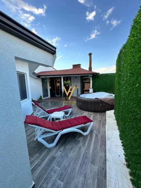 Mali Robit, shitet apartament 3+1+Ballkon Kati 5, 230 m² 300.000 € (MALI I ROBIT)