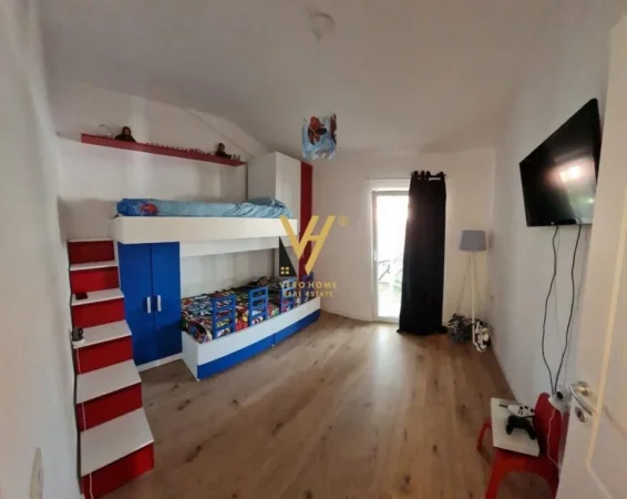 Mali Robit, shitet apartament 3+1+Ballkon Kati 5, 230 m² 300.000 € (MALI I ROBIT)