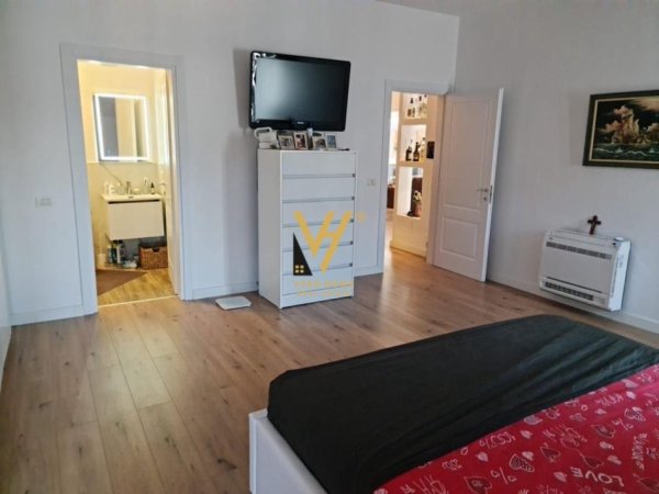 Mali Robit, shitet apartament 3+1+Ballkon Kati 5, 230 m² 300.000 € (MALI I ROBIT)