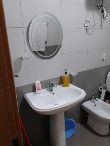 Tirane, jepet me qera apartament 1+1 Kati 5, 1 m² 350 € (️Jepet Super Apartament 1+1 me Qira në Fresk.)