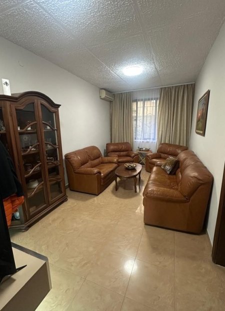 Tirane, jepet me qera apartament 1+1 Kati 1, 58 m² 550 € (Vasil Shanto)