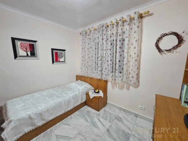Tirane, jepet me qera apartament 3+1 Kati 2, 76 m² 650 € (Rruga Fortuzi)