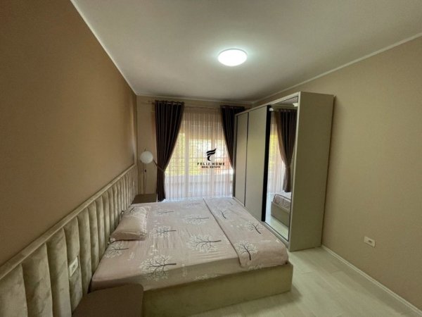 Tirane, jepet me qera apartament 3+1 Kati 4, 187 m² 1.400 € (LIQENI I THATE)