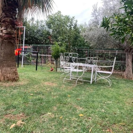 Tirane, jepet me qera Vile 3+1 Kati 1, 800 m² 3.000 € (Shkoze)