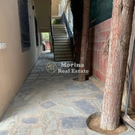 Tirane, jepet me qera Vile 3+1 Kati 1, 800 m² 3.000 € (Shkoze)