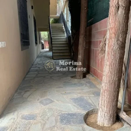 Tirane, jepet me qera Vile 3+1 Kati 1, 800 m² 3.000 € (Shkoze)