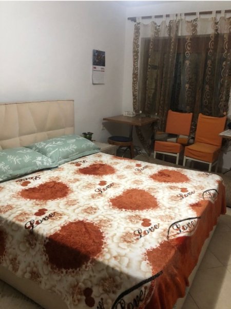 JEPET ME QERA APARTAMENT 1+1 TEK QSUT (SPITALI I PEDIATRISË), 400 Euro