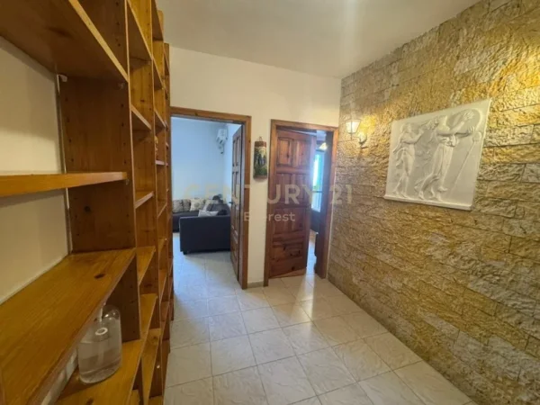 Tirane, jepet me qera apartament 3+1 Kati 2, 88 m² 600 € (Rruga Fortuzi)