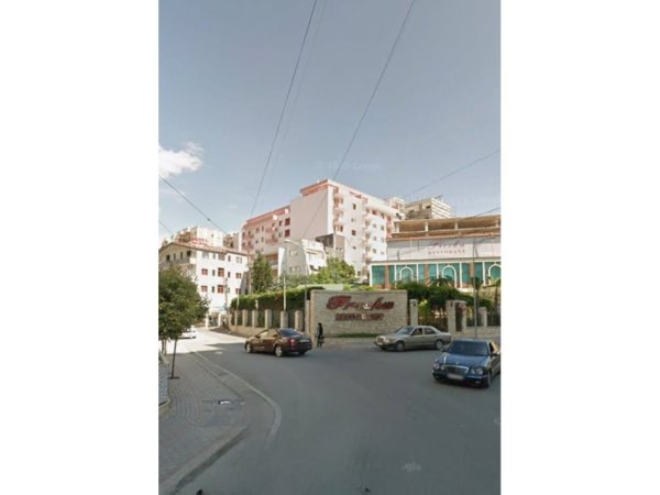 Tirane, jepet me qera ambjent biznesi , 830 m² 3.400 € 