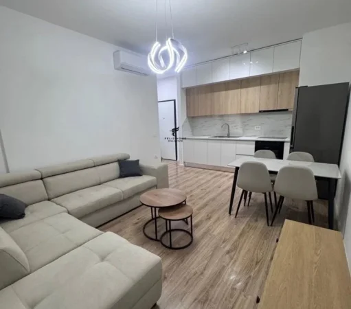 Tirane, jepet me qera apartament 1+1 Kati 4, 65 m² 550 € (SIRI KODRA)
