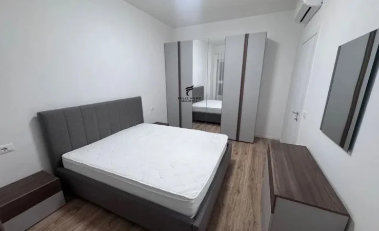 Tirane, jepet me qera apartament 1+1 Kati 4, 65 m² 550 € (SIRI KODRA)