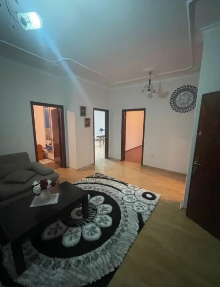 Tirane, shitet apartament 2+1+Ballkon Kati 2, 90 m² (5 maji)
