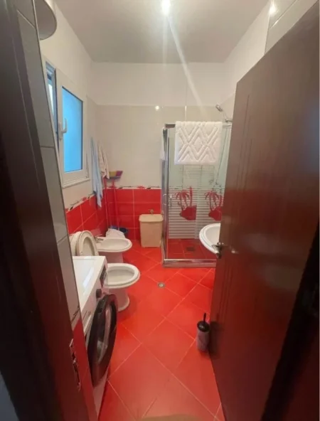 Tirane, shitet apartament 2+1+Ballkon Kati 2, 90 m² (5 maji)