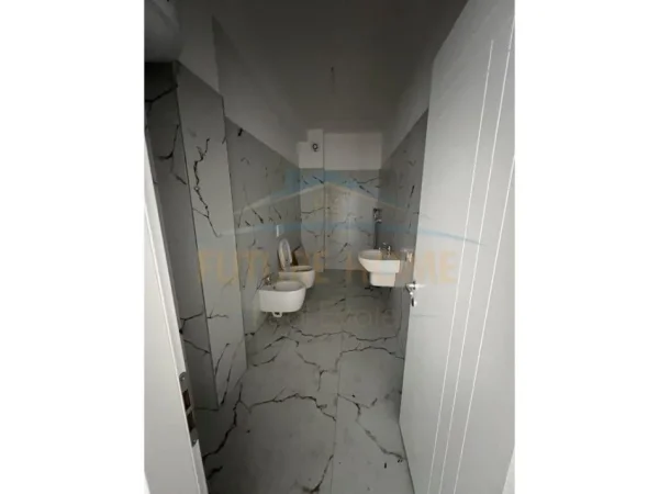 Tirane, shitet apartament 2+1 Kati 1, 115 m² 155.000 € (UNAZA RE , ASTIR)  UNA41447