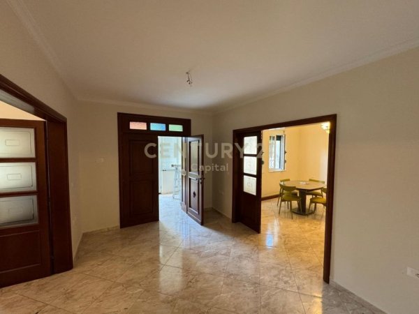 Tirane, shitet shtepi 2+1 Kati 0, 179 m² 270.000 € (Shkolla e Kuqe)CAPITAL130678