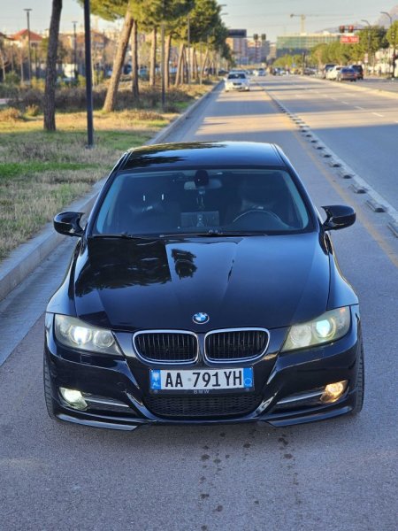 Tirane, shes makine bmw 320d Nafte, e zeze manuale Kondicioner 260.000 km 5.000 €