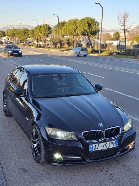 Tirane, shes makine bmw 320d Nafte, e zeze manuale Kondicioner 260.000 km 5.000 €