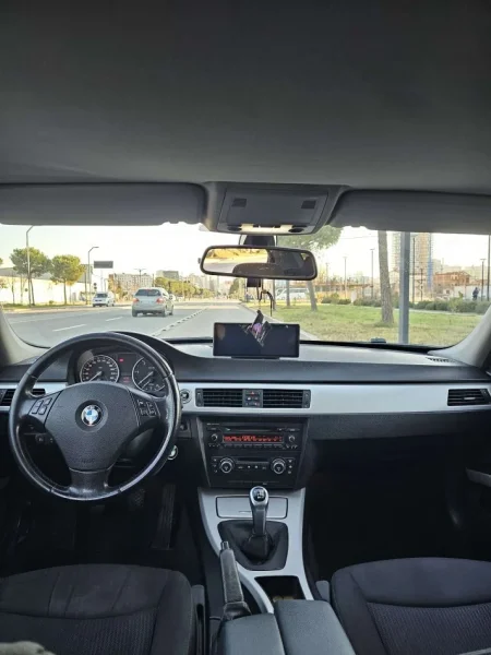 Tirane, shes makine bmw 320d Nafte, e zeze manuale Kondicioner 260.000 km 5.000 €