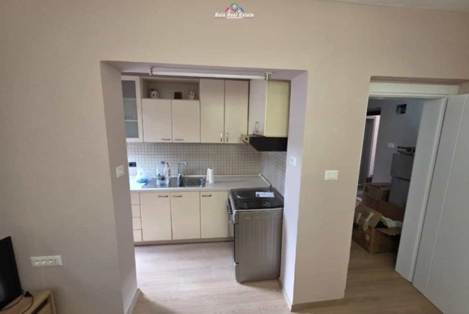 Tirane, jepet me qera apartament 1+1 Kati 4, 67 m² 590 € (myslym shyri)