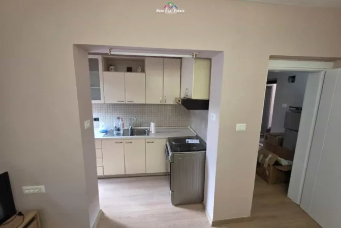 Tirane, jepet me qera apartament 1+1 Kati 4, 67 m² 590 € (myslym shyri)