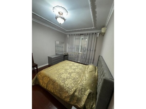 Tirane, jepet me qera apartament 2+1 Kati 4, 75 m² 850 € (Blloku)ENT130539