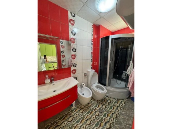 Tirane, jepet me qera apartament 2+1 Kati 4, 75 m² 850 € (Blloku)ENT130539