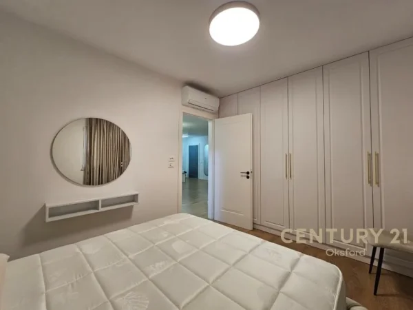 Tirane, jepet me qera apartament 2+1 Kati 7, 750 m² 750 € 