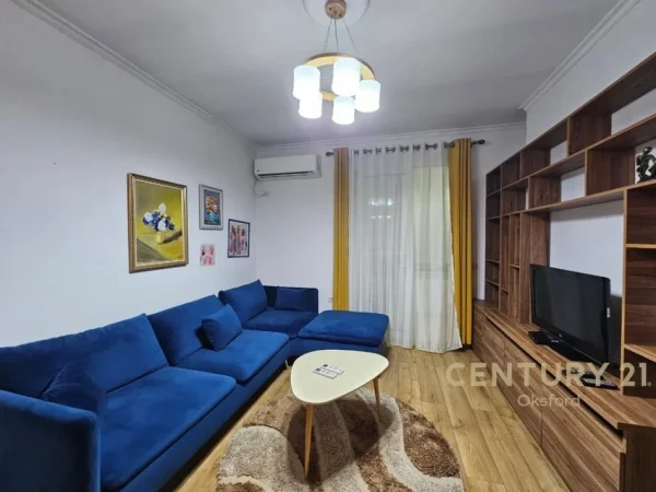 Tirane, jepet me qera apartament 1+1 Kati 8, 70 m² 520 €