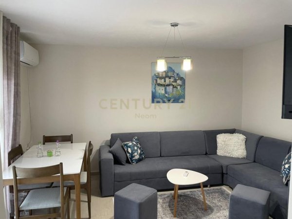 Tirane, jepet me qera apartament 3+1+Aneks Kati 5, 79 m² 690 € (Rruga Fortuzi)