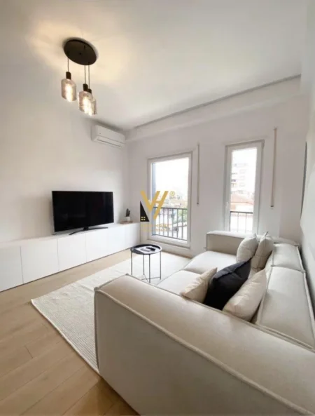 Tirane, jepet me qera apartament 1+1+Ballkon Kati 1, 65 m² 900 € (JORDAN MISJA)