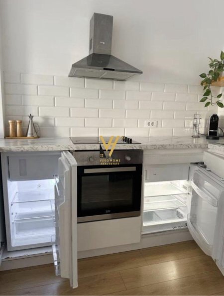 Tirane, jepet me qera apartament 1+1+Ballkon Kati 1, 65 m² 900 € (JORDAN MISJA)