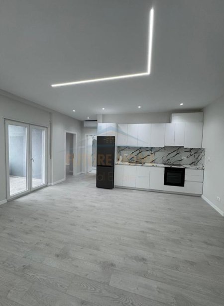 Tirane, jepet me qera apartament 2+1 Kati 4, 90 m² 450 € (Kodra e Priftit)