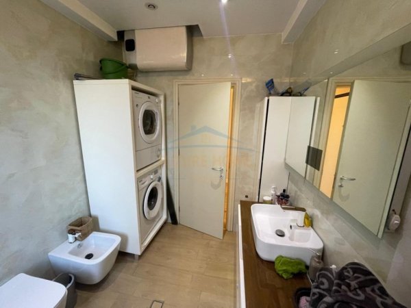Tirane, shitet apartament 2+1 Kati 2, 149 m² 285.000 € (Kopshti Botanik, Tiranë)