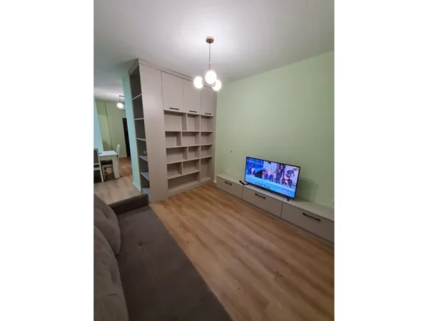 Tirane, shitet apartament 2+1+Ballkon Kati 5, 94 m² 21.000.000 Leke (Rruga e Kavajes)