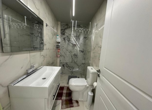Tirane, jepet me qera shtepi 1+1+Ballkon Kati 1, 100 m² 500 € (Shkolla e Kuqe)