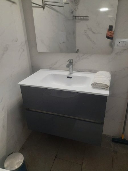 Tirane, jepet me qera zyre , 80 m² 850 € (BULEVARDI ZOGU I PARE)
