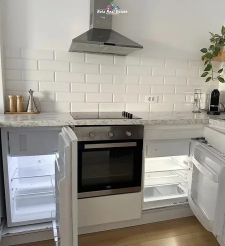 jepet me qera apartament 1+1 Kati 2, 65 m² 900 € (Rruga Panorama)