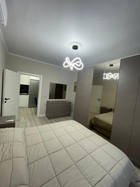 Tirane, jepet me qera apartament 1+1 Kati 4, 75 m² 900 € (rruga kosovareve)