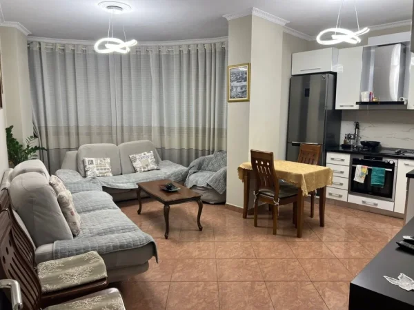 Tirane, jepet me qera apartament 2+1 Kati 5, 105 m² 1.300 € (Rruga e Kavajes)