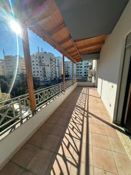 Durres, shes apartament 3+1+Ballkon Kati 2, (iliria 0692039456)