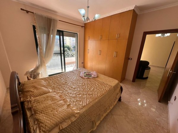 Durres, shes apartament 3+1+Ballkon Kati 2, (iliria 0692039456)