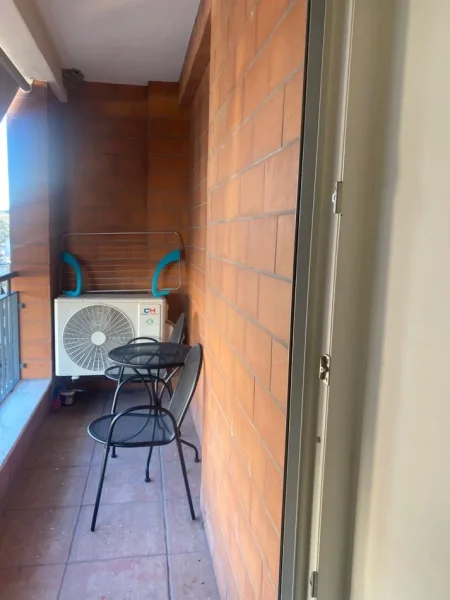 Tirane, jepet me qera apartament 2+1+ nje post parkim Kati 4, 80 m² 800 € (Myslym Shyri)